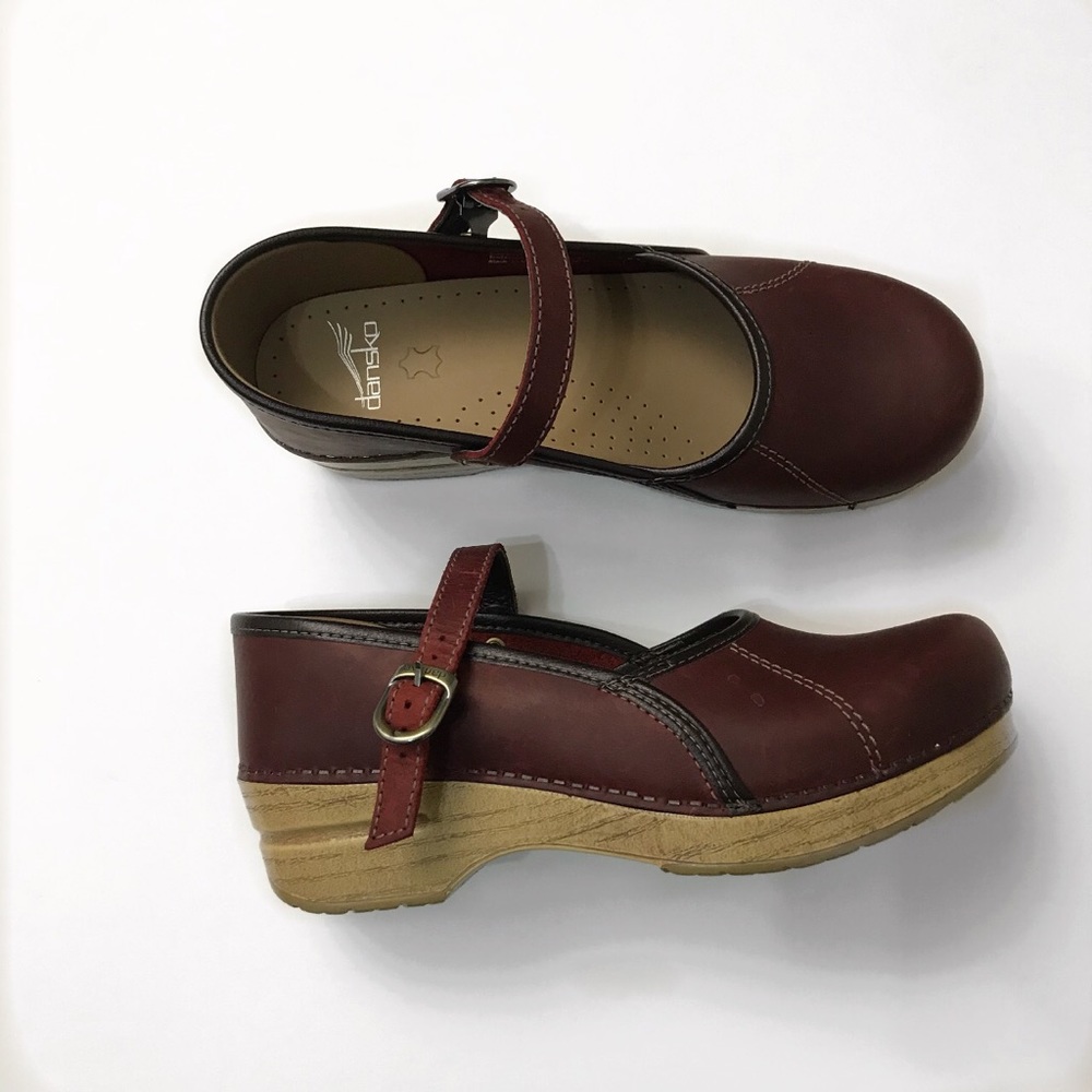 Dansko Marcelle Mary Jane leather clogs size 39 9